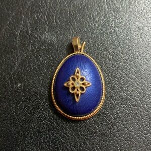 Vintage Avon Royal Blue Pendant egg shaped w/ North Star design